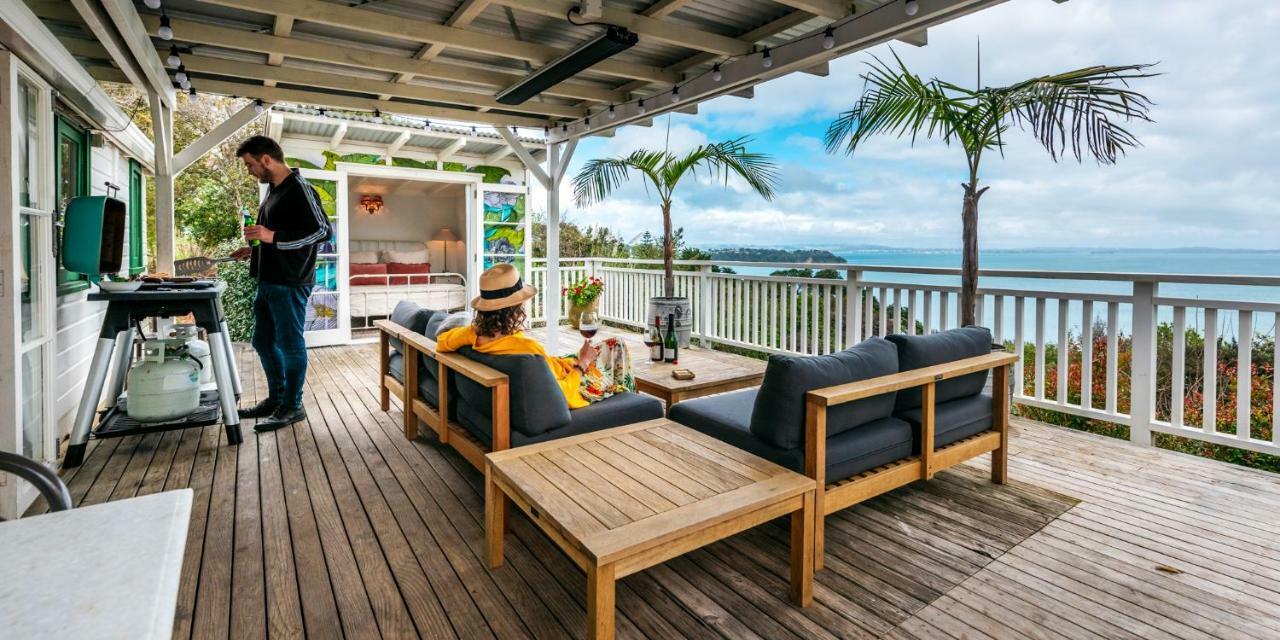 The Settlers Hut Villa Oneroa Bagian luar foto