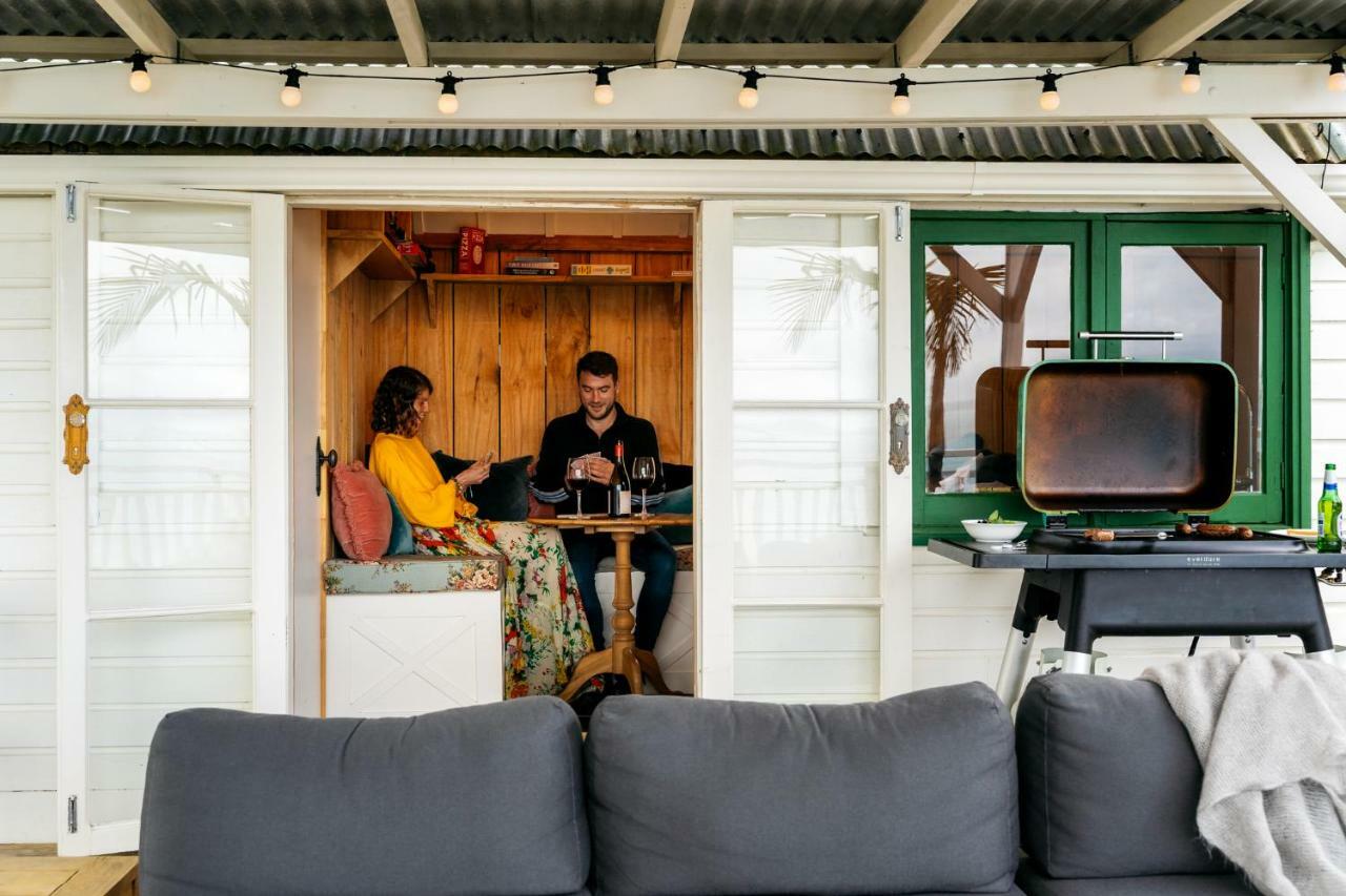 The Settlers Hut Villa Oneroa Bagian luar foto